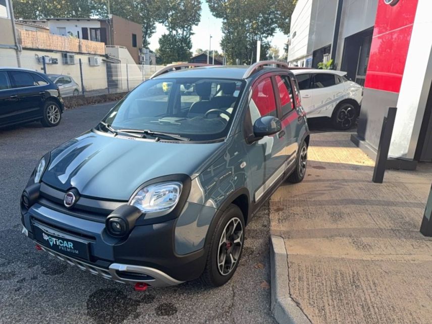04100 : Hyundai Manosque - Pedinielli - FIAT PANDA City Cross Plus - PANDA III - Bleu - Boîte manuelle - Essence sans plomb