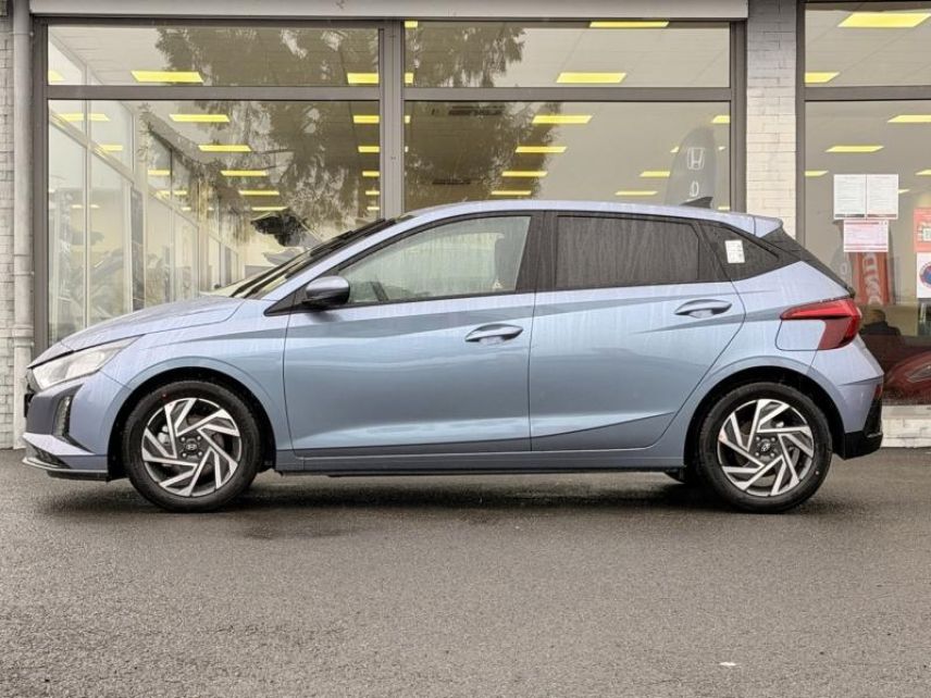 57200 : Hyundai Sarreguemines - Theobald Automobiles - HYUNDAI i20 - i20 - Meta Blue Métal - Traction - Essence