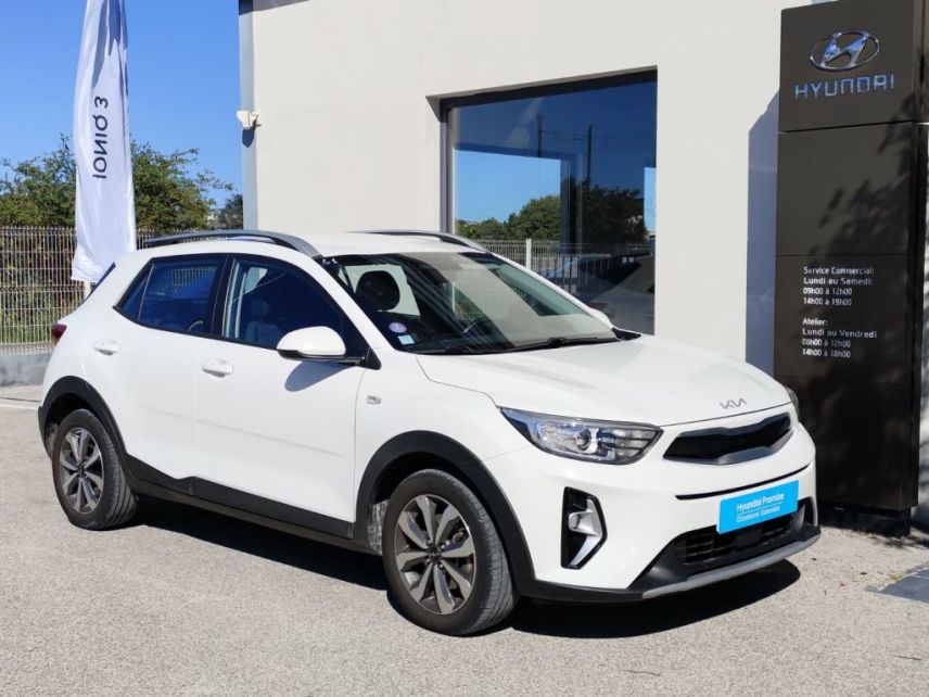 13200 : HYUNDAI Arles - Lexa Automobile - KIA STONIC Active - STONIC - Blanc - Boîte manuelle - Essence sans plomb