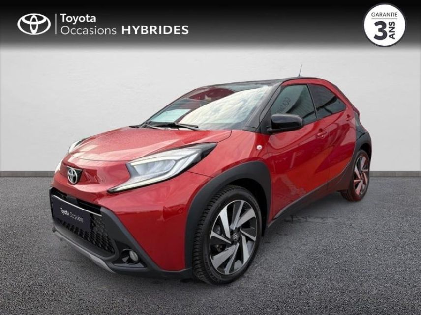 50000 : Hyundai Saint-Lô - GCA - TOYOTA Aygo X - Aygo X - Bi-Ton Rouge Piment premium/Toit noir - Traction - Essence
