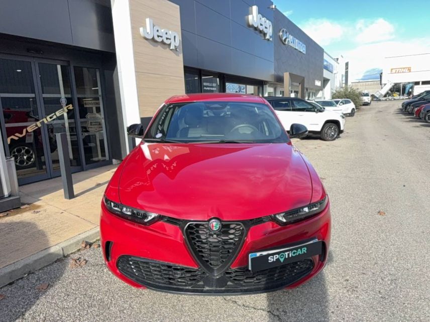 04100 : Hyundai Manosque - Pedinielli - ALFA ROMEO TONALE Sprint - TONALE - Rouge - Automate sequentiel - Essence sans plomb