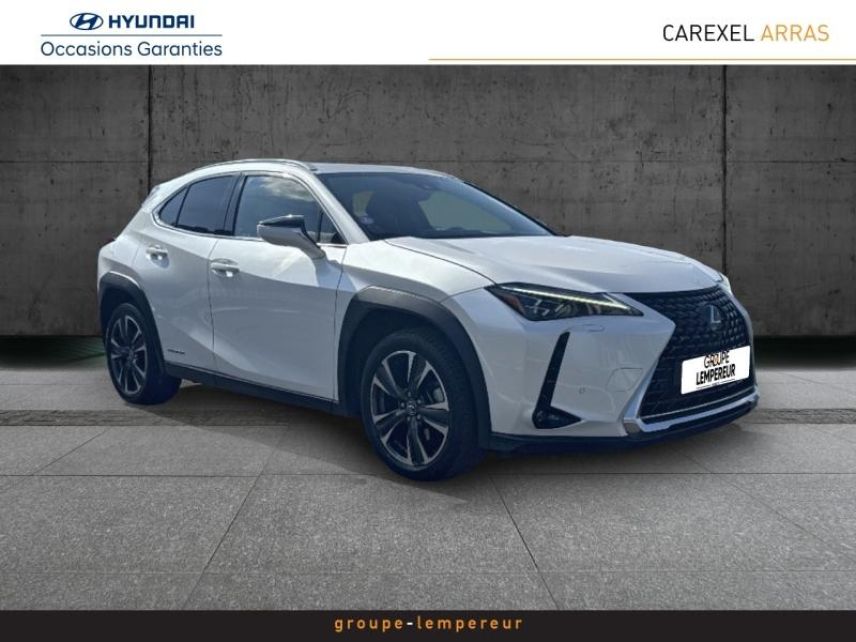 62800 : Hyundai Lens - Groupe Lempereur - LEXUS UX - UX - Blanc Arctique métallisé - Traction - Hybride : Essence/Electrique