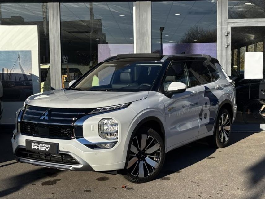 57100 : Hyundai Thionville - Théobald Automobiles - MITSUBISHI Outlander - Outlander - Diamond White Spéciale/Toit Noir - Transmission intégrale - Hybride rechargeable : Essence/Electrique