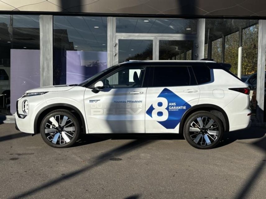 57100 : Hyundai Thionville - Théobald Automobiles - MITSUBISHI Outlander - Outlander - Diamond White Spéciale/Toit Noir - Transmission intégrale - Hybride rechargeable : Essence/Electrique