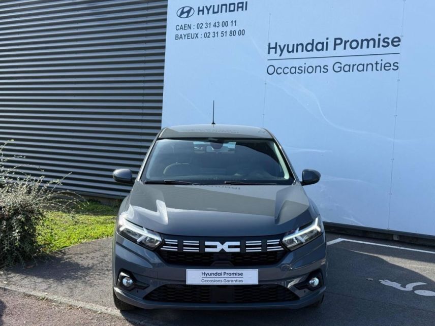 14100 : Hyundai Lisieux - Trajectoire Automobiles - DACIA Sandero - Sandero - Gris Urbain - Traction - Essence