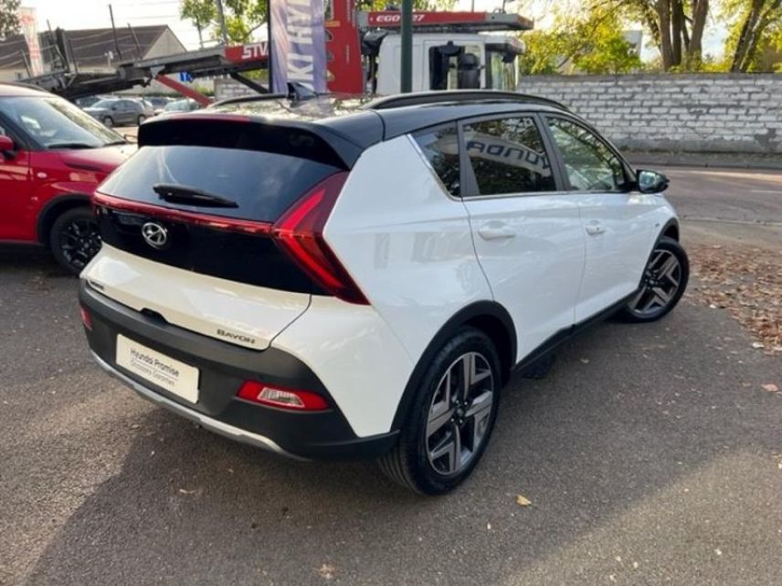 89100 : Hyundai Sens - APS - HYUNDAI Bayon - Bayon - Polar White/Toit/rétros Black - Traction - Essence/Micro-Hybride