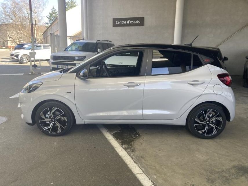 45000 : Hyundai Orléans Motors - HYUNDAI i10 - i10 - Lumen Gray Métal/Toit/rétros Black - Traction - Essence