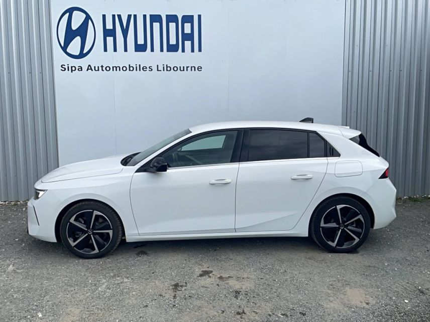 33110 : Hyundai Bordeaux Nord Le Bouscat - Sipa Automobiles - OPEL ASTRA Elegance Business - ASTRA (10/2021) - BLANC - Boîte automatique - Essence / Courant électrique