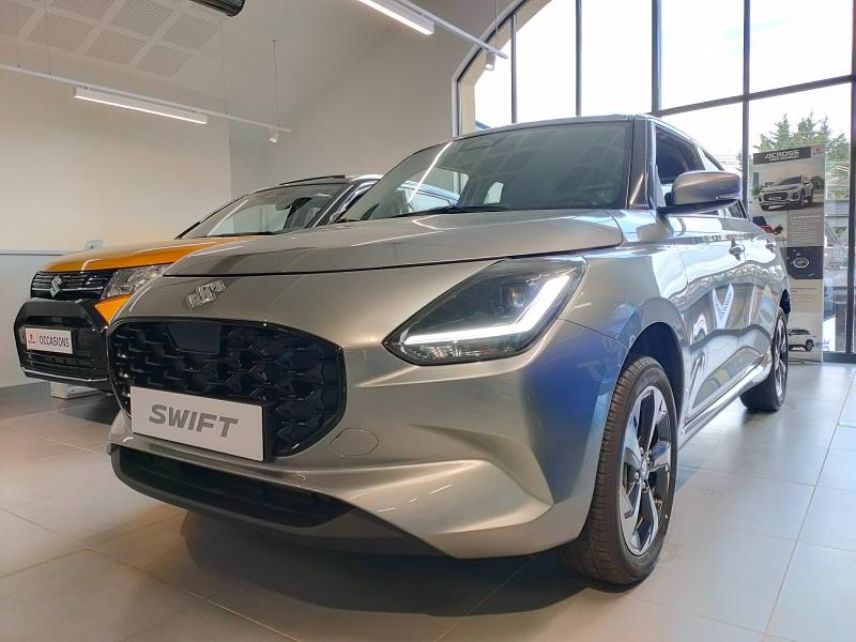 78000 : Hyundai Versailles - SOCOHY - SUZUKI Swift - Swift - Premium Silver Metal - Transmission intégrale - Essence/Micro-Hybride