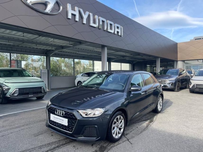 64100 : Hyundai Bayonne - Oceanic Auto - AUDI A1 Sportback - A1 Sportback - Gris Manhattan métallisé - Traction - Essence