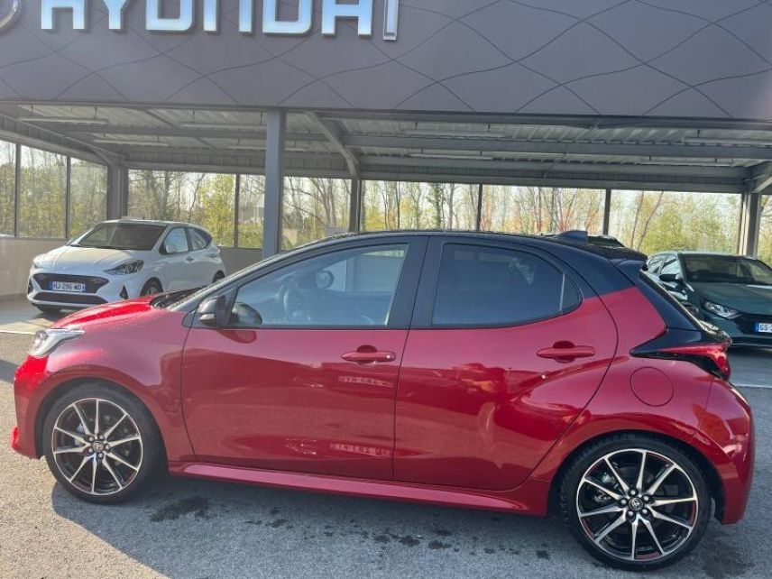 64100 : Hyundai Bayonne - Oceanic Auto - TOYOTA Yaris - Yaris - Bi-ton Rouge Intense / Toit noir - Traction - Hybride : Essence/Electrique