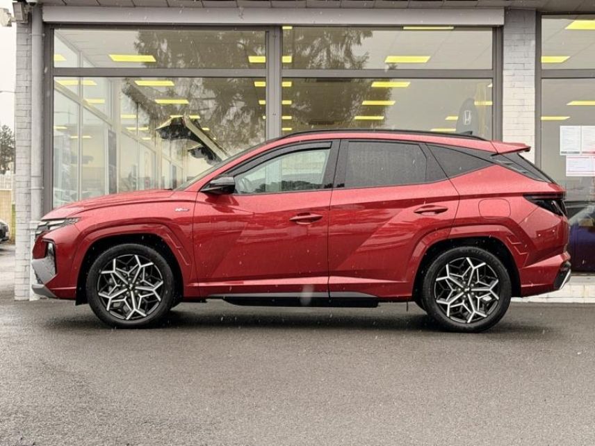 57200 : Hyundai Sarreguemines - Theobald Automobiles - HYUNDAI Tucson - Tucson - Sunset Red Métal/Toit/rétros Black - Transmission intégrale - Hybride rechargeable : Essence/Electrique