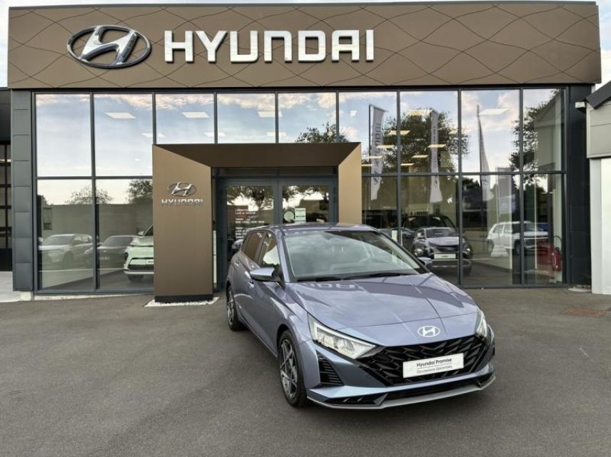 14400 : Hyundai Bayeux - Trajectoire Automobiles - HYUNDAI i20 - i20 - Meta Blue Métal - Traction - Essence