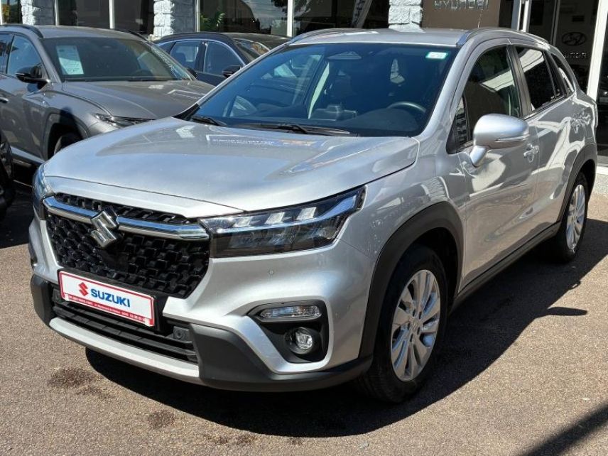 89100 : Hyundai Sens - APS - SUZUKI S-Cross - S-Cross - Silky Silver métallisé - Traction - Hybride : Essence/Electrique