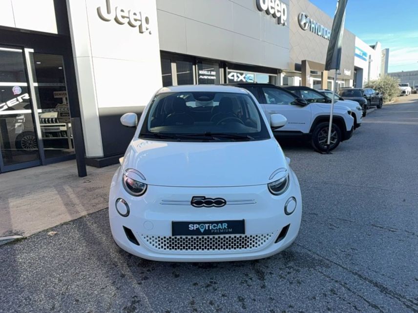04100 : Hyundai Manosque - Pedinielli - FIAT 500e BERLINE Action - 500 III ELECTRIQUE - Blanc                                              - Automate à fonct. Continu - Courant électrique