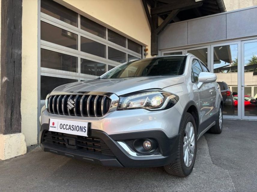 78000 : Hyundai Versailles - SOCOHY - SUZUKI S-Cross - S-Cross - Silky Silver métallisé -  - Essence/Micro-Hybride