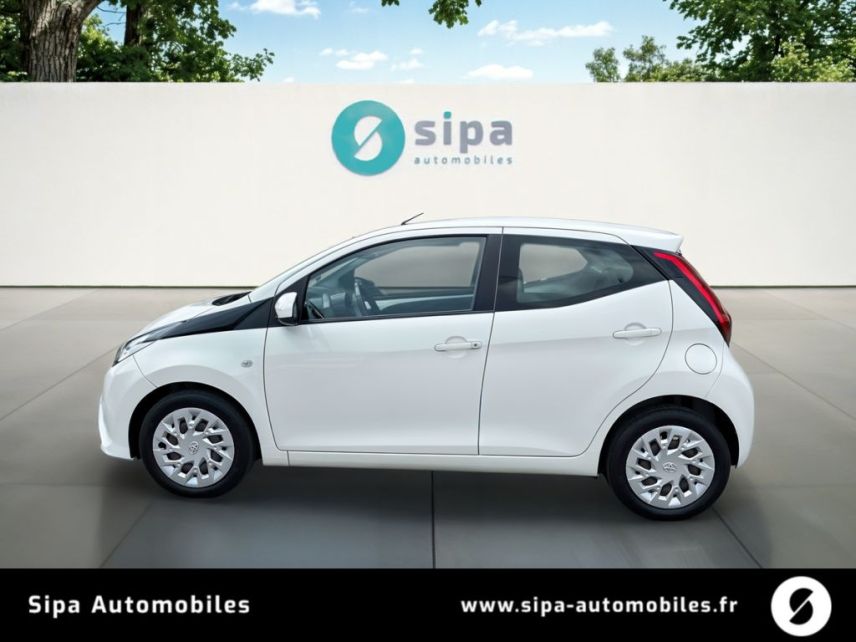 33110 : Hyundai - Sipa Automobiles - Bordeaux Nord - Le Bouscat - TOYOTA AYGO MC18 x-play - AYGO II - Blanc - Boîte manuelle - Essence sans plomb