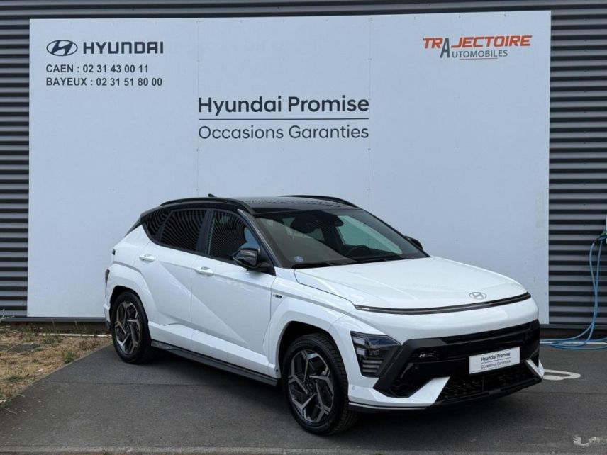 14100 : Hyundai Lisieux - Trajectoire Automobiles - HYUNDAI Kona - Kona - Atlas White/Toit/rétros Black - Traction - Hybride : Essence/Electrique