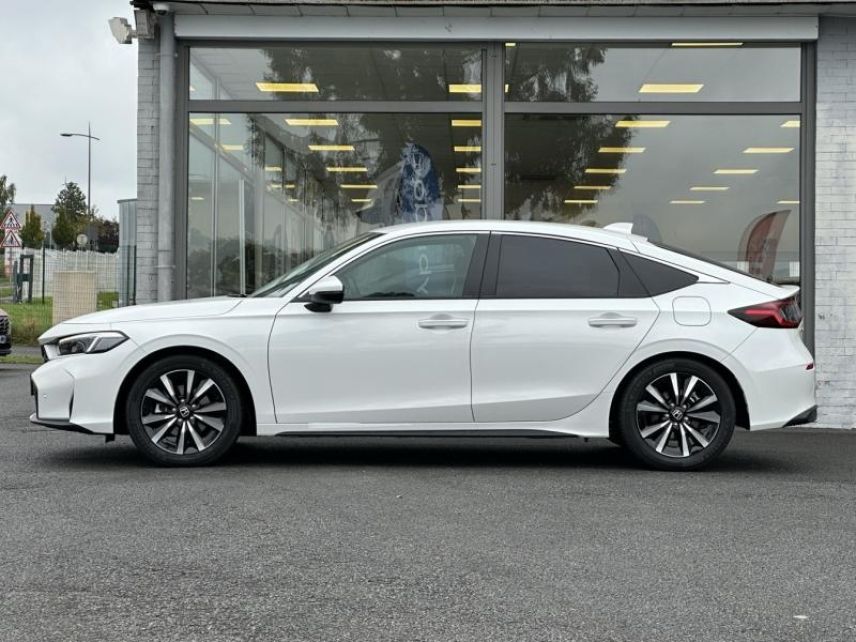 57200 : Hyundai Sarreguemines - Theobald Automobiles - HONDA Civic - Civic - Blanc Platine Nacré - Traction - Hybride : Essence/Electrique