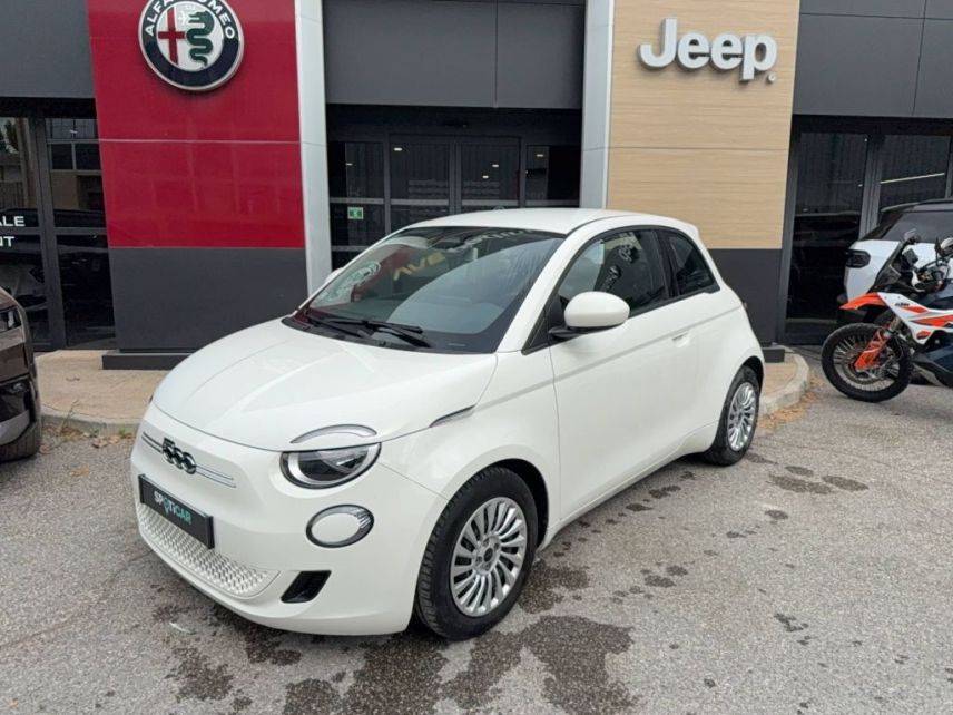 04100 : Hyundai Manosque - Pedinielli - FIAT 500e BERLINE MY22 SERIE 1 STEP 2 Action Plus - 500 III ELECTRIQUE - Blanc - Automate à fonct. Continu - Courant électrique