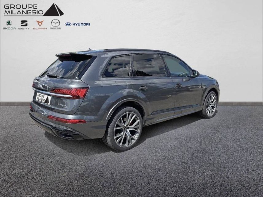 13290 : Hyundai Aix en Provence - Cap Milanesio - AUDI Q7 Competition - Q7 II - Gris - Boîte automatique - Essence / Courant électrique