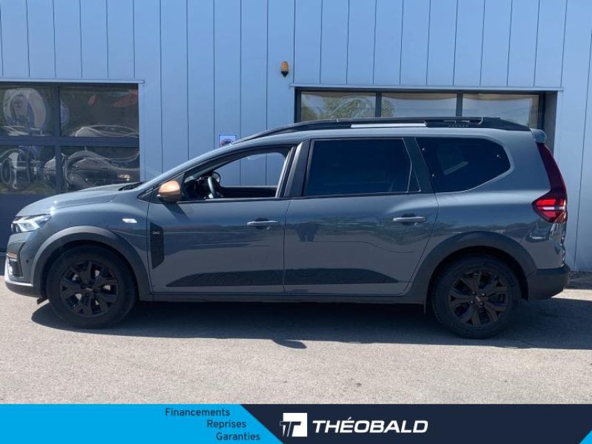 57685 : Hyundai Metz - Theobald Automobiles - DACIA Jogger - Jogger - Brun Terracota métallisé - Traction - Essence