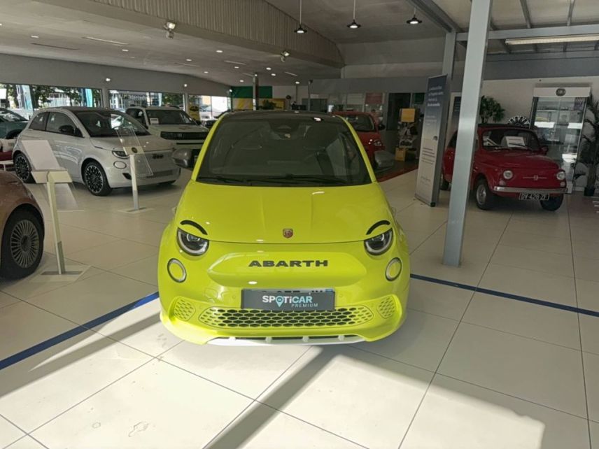 04100 : Hyundai Manosque - Pedinielli - ABARTH 500e Scorpionissima - ABARTH 500 II ELECTRIQUE - Vert - Automate à fonct. Continu - Courant électrique