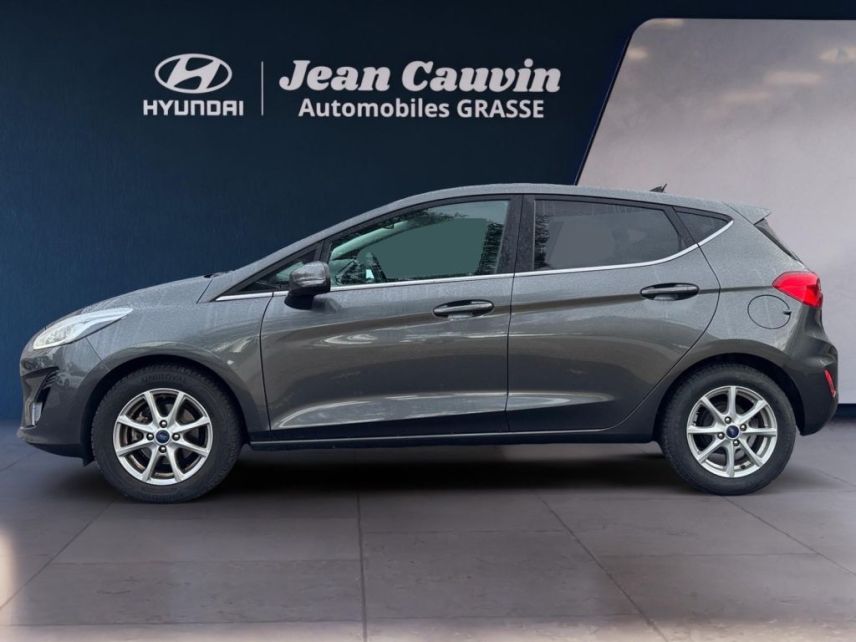 06130 : Hyundai Grasse - Garage Jean Cauvin - FORD FIESTA Titanium - FIESTA VII - Gris - Boîte manuelle - Essence sans plomb