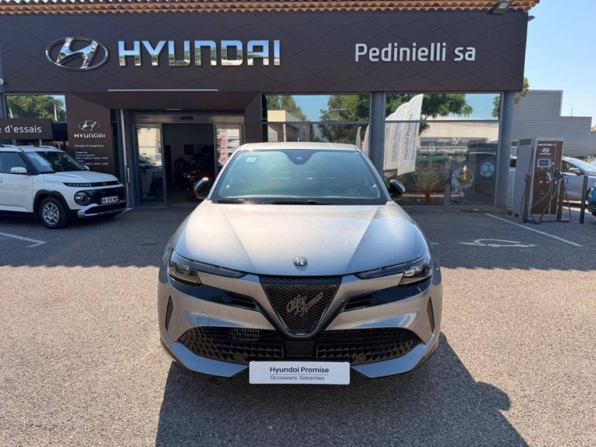 84120 : Hyundai PERTUIS - SA PEDINIELLI - ALFA ROMEO JUNIOR Premium - JUNIOR - Gris - Automate sequentiel - Essence sans plomb