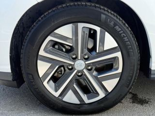 14100 : Hyundai Lisieux - Trajectoire Automobiles - HYUNDAI Kona - Kona - Serenity White Métal - Traction - Electrique