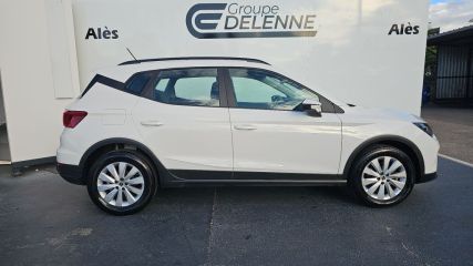 30100 : Hyundai Alès - Auto Hall - SEAT ARONA Style - ARONA - Blanc - Automate sequentiel - Essence sans plomb