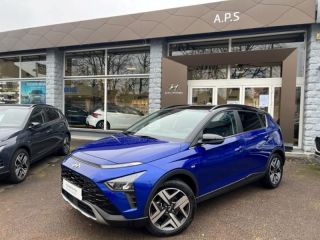 89100 : Hyundai Sens - APS - HYUNDAI Bayon - Bayon - Intense Blue Métal/Toit/rétros Black - Traction - Essence/Micro-Hybride