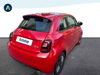 75013 : Hyundai Paris 13 - BPM Cars - FIAT 500 - 500 - Red by (RED) pastel - Traction - Electrique