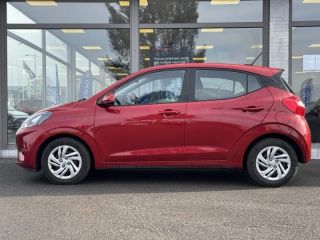 57200 : Hyundai Sarreguemines - Theobald Automobiles - HYUNDAI i10 - i10 - Dragon Red Métal - Traction - Essence