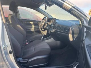 89100 : Hyundai Sens - APS - HYUNDAI Bayon - Bayon - Sleek Silver Métal - Traction - Essence