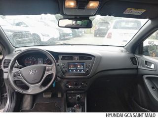 35400 : Hyundai Saint-Malo - GCA - HYUNDAI i20 - i20 - Star Dust/Toit rétro Phantom Black - Traction - Essence