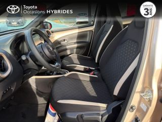 50000 : Hyundai Saint-Lô - GCA - TOYOTA Aygo X - Aygo X - Bi-Ton Beige Gingembre métal/Toit noir - Traction - Essence