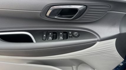 30100 : Hyundai Alès - Auto Hall - HYUNDAI BAYON Intuitive - BAYON - VIBRANT BLUE - Boîte manuelle - Essence sans plomb