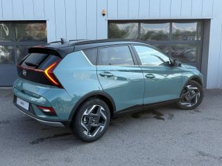 57685 : Hyundai Metz - Theobald Automobiles - HYUNDAI Bayon - Bayon - Mangrove Green Métal/Toit+rétros Black - Traction - Essence