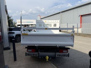04100 : Hyundai Manosque - Pedinielli - ISUZU M21  - M21 II - Blanc - Boîte automatique - Diesel
