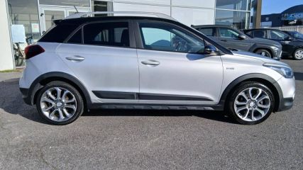 60880 : Hyundai Compiègne - Groupe PROTEA - HYUNDAI i20 ACTIVE Black Ride - i20 II - Gris - Boîte séquentielle - Essence sans plomb
