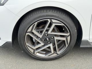 14100 : Hyundai Lisieux - Trajectoire Automobiles - HYUNDAI i20 - i20 - Atlas White/Toit+rétros Black - Traction - Essence