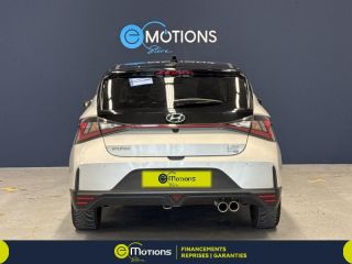57100 : Hyundai Thionville - Théobald Automobiles - HYUNDAI i20 - i20 - Sleek Silver Métal/Toit/rétros Black - Traction - Essence/Micro-Hybride