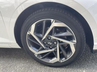 28600 : Hyundai Chartres - GCA - HYUNDAI i20 - i20 - Polar White - Traction - Essence/Micro-Hybride