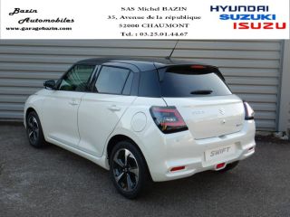 52000 : Hyundai Chaumont - Garage Michel Bazin - SUZUKI Swift - Swift - Pure White Pearl Metal/Toit Min Gray - Traction - Essence/Micro-Hybride