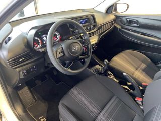 85000 : Hyundai MoceanRent | La Roche-sur-Yon - Océane Auto - HYUNDAI i20 Initia - i20 III - Blanc - Boîte manuelle - Essence sans plomb