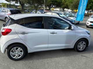 56000 : Hyundai Vannes - Park Lann Automobiles - HYUNDAI i10 - i10 - Lumen Gray Métal - Traction - Essence