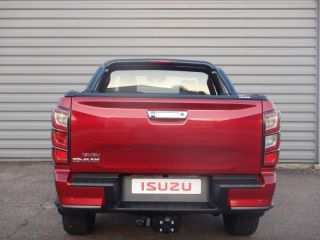 52000 : Hyundai Chaumont - Garage Michel Bazin - ISUZU D-Max - D-Max - Red Spinel Mica métal - Transmission intégrale enclenc - Diesel