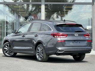 57200 : Hyundai Sarreguemines - Theobald Automobiles - HYUNDAI i30 SW - i30 SW - Ecotronic Grey métal - Traction - Essence