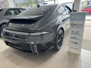 02200 : Hyundai Soissons - Protea by Riester - HYUNDAI IONIQ 6 First Edition - IONIQ 6 - Gris - Automate à fonct. Continu - Courant électrique